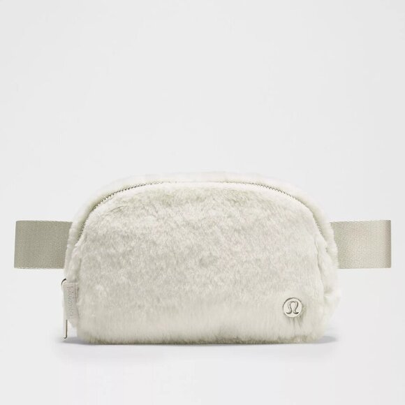 NWT Lululemon Everywhere Plush Fleece White Belt Bag 1L - Picture 7 of 7